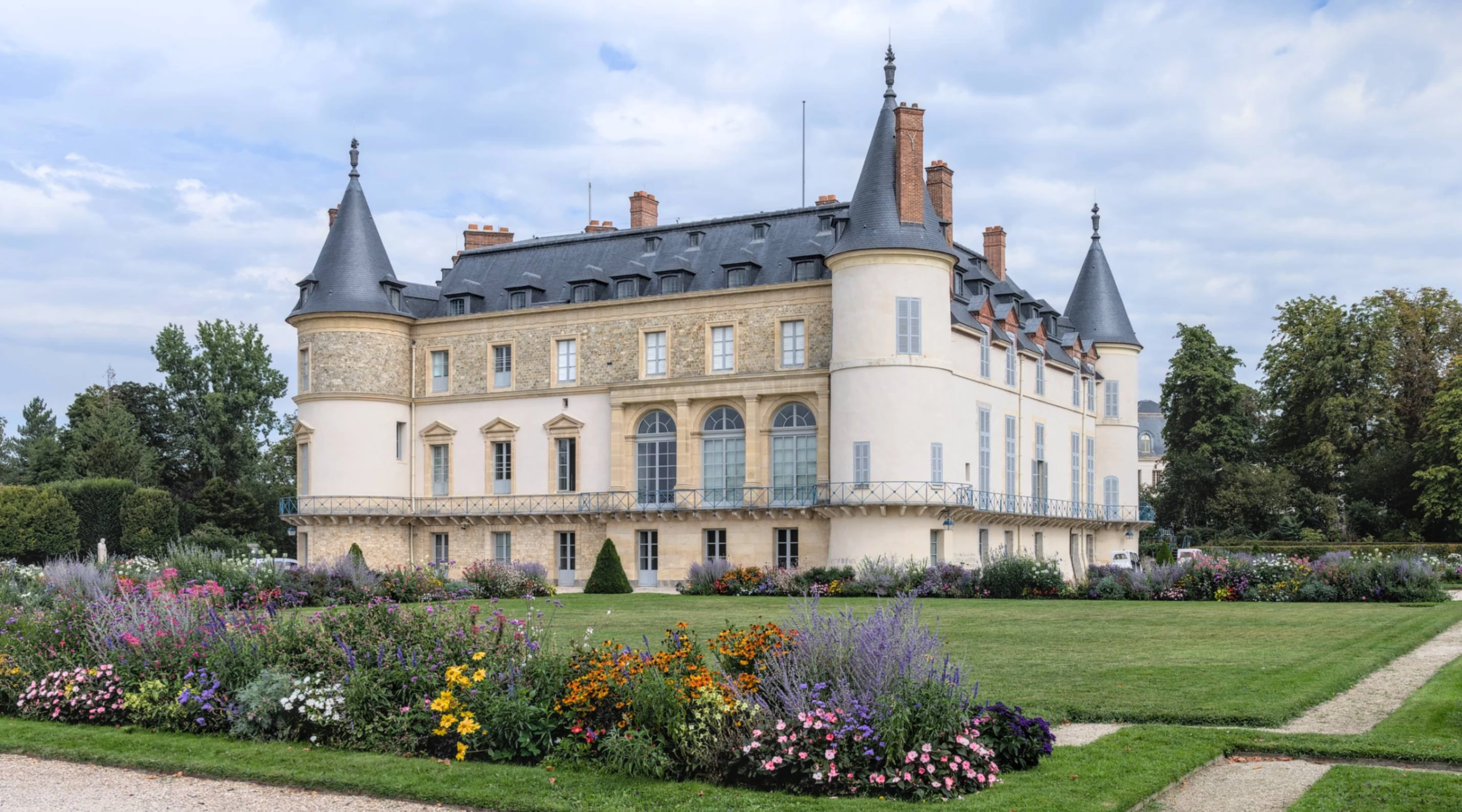 Contactez votre agence Guy Hoquet la plus proche pour trouver le bien immobilier de vos rêves